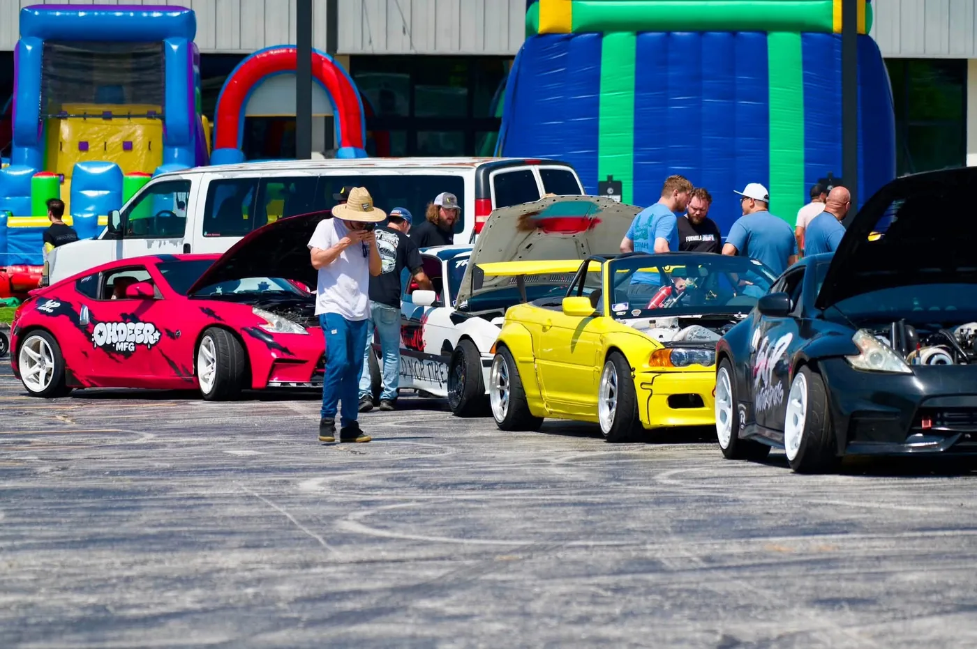 Grass Roots Drift Hub cars and drivers in the paddock